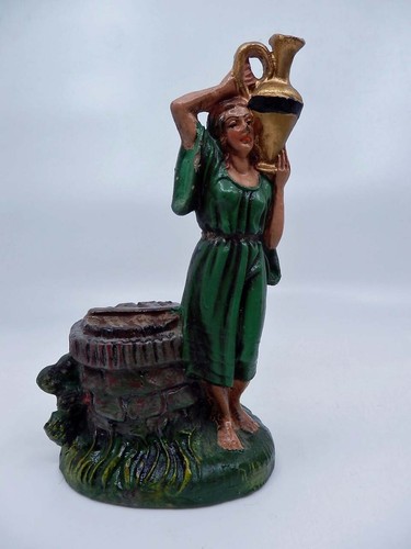 Fountain crib old - old, figurine