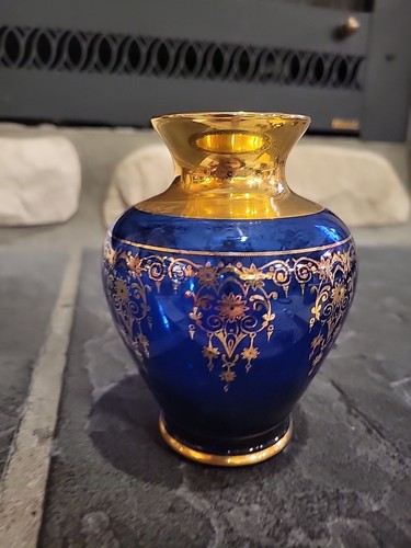 Blue vase vtg - 5",